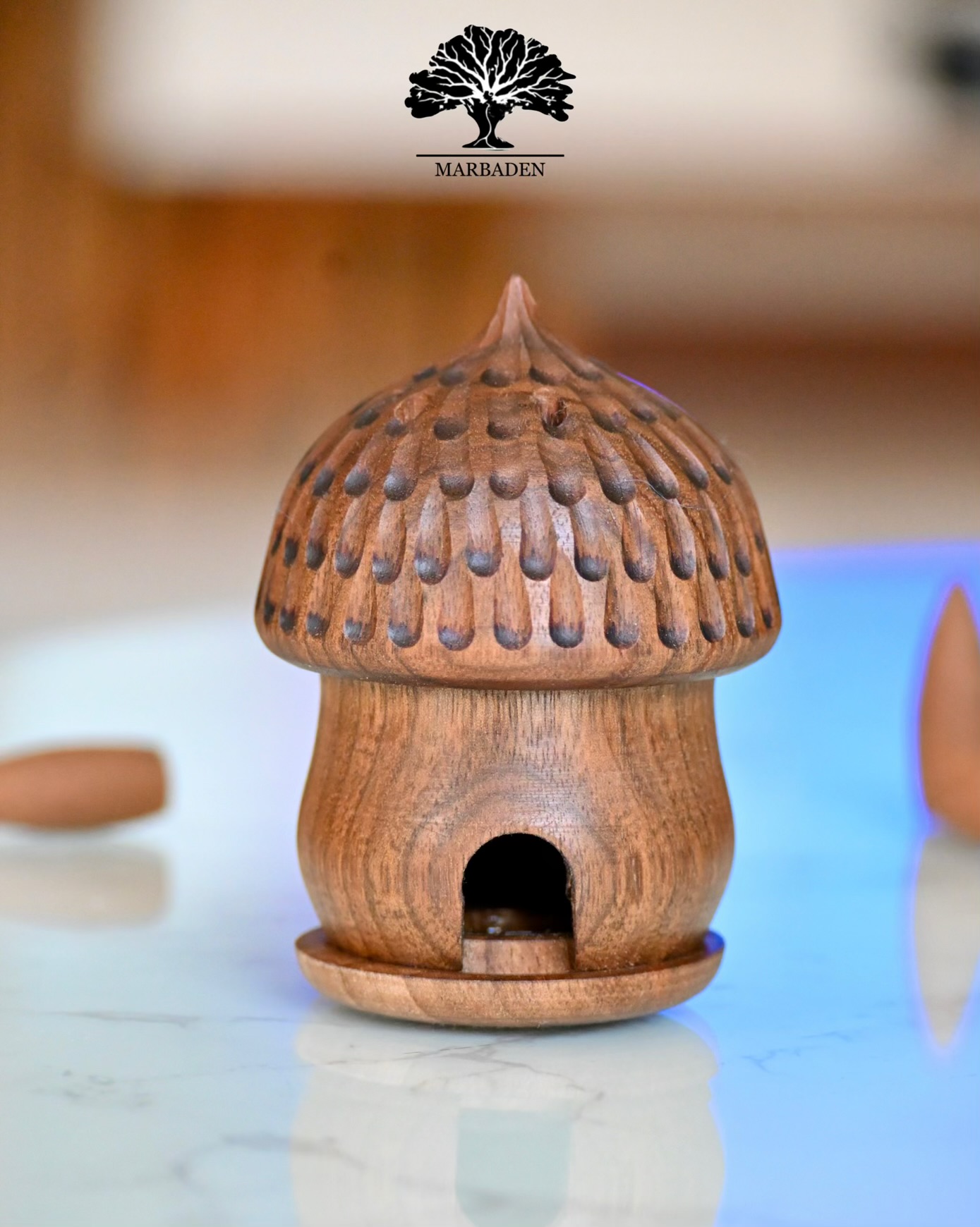 جای عود چوبی مدل کلبه ابشاری دکوری ماربادن (چوب گردو) Saltillo