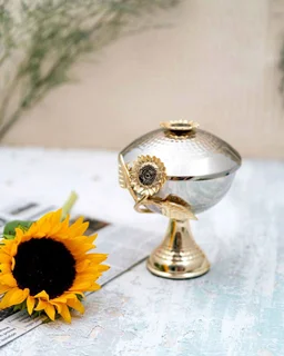 قندان پایه دار برنجی گل آفتابگردان SF-05