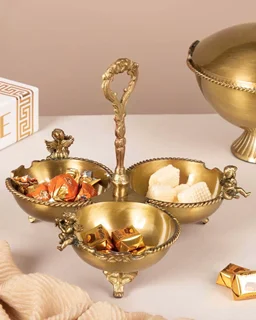 اردو خوری 3 پیاله نیم پایه کویین برنجی طلایی AQ-7715