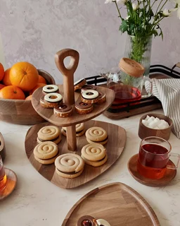 شیرینی خوری دو طبقه مثلث چوبی اماهوم PYRAMID STAND/2