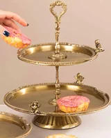 شیرینی خوری دو طبقه ، پایه دار کویین برنجی طلایی AQ-7712